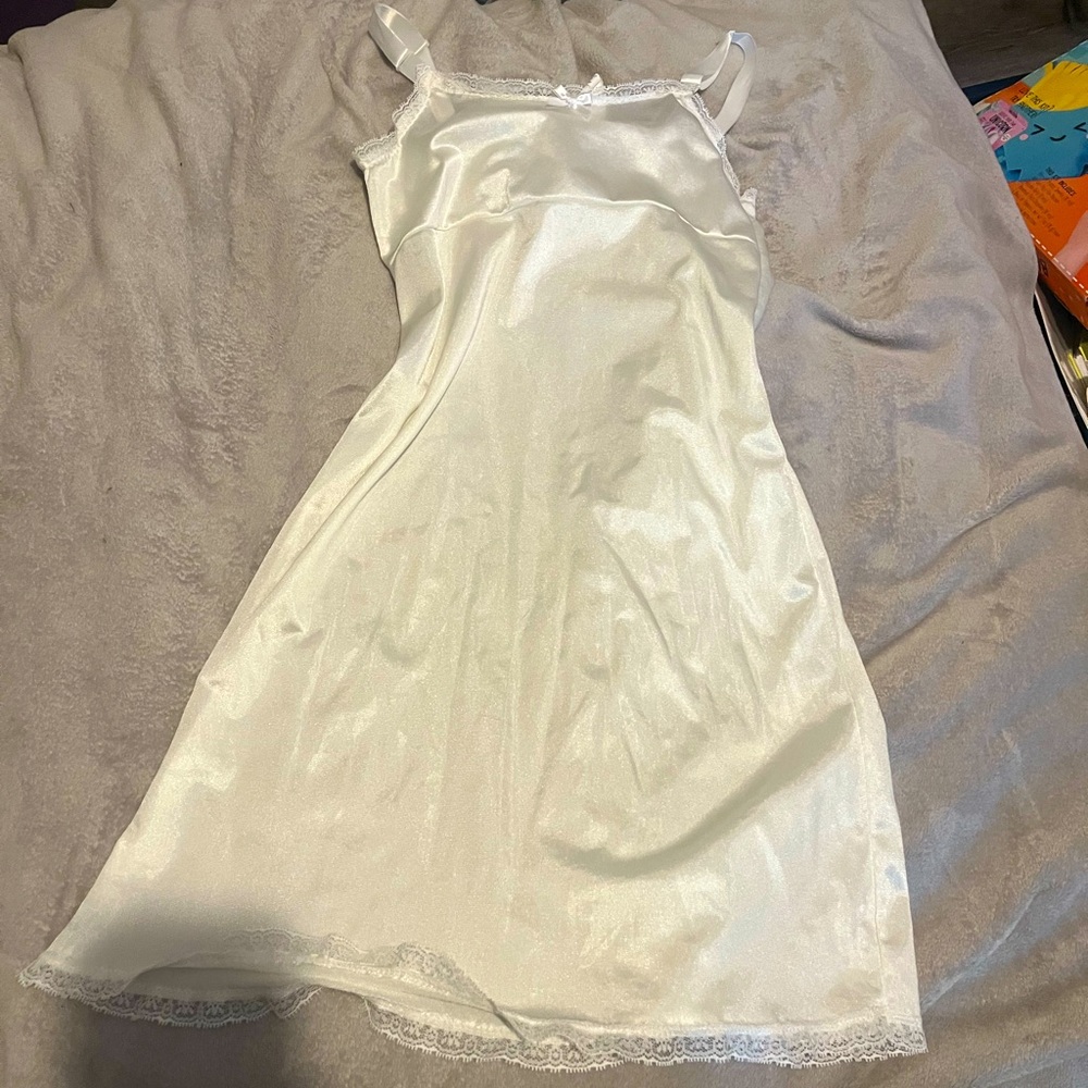 IC COLLECTION White Satin Chemise